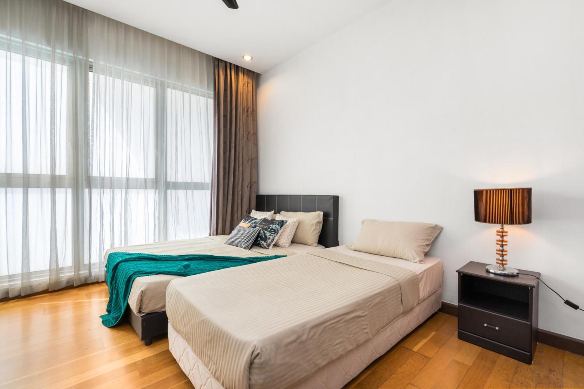 Naibnb In Regalia Residence Куала Лумпур Екстериор снимка