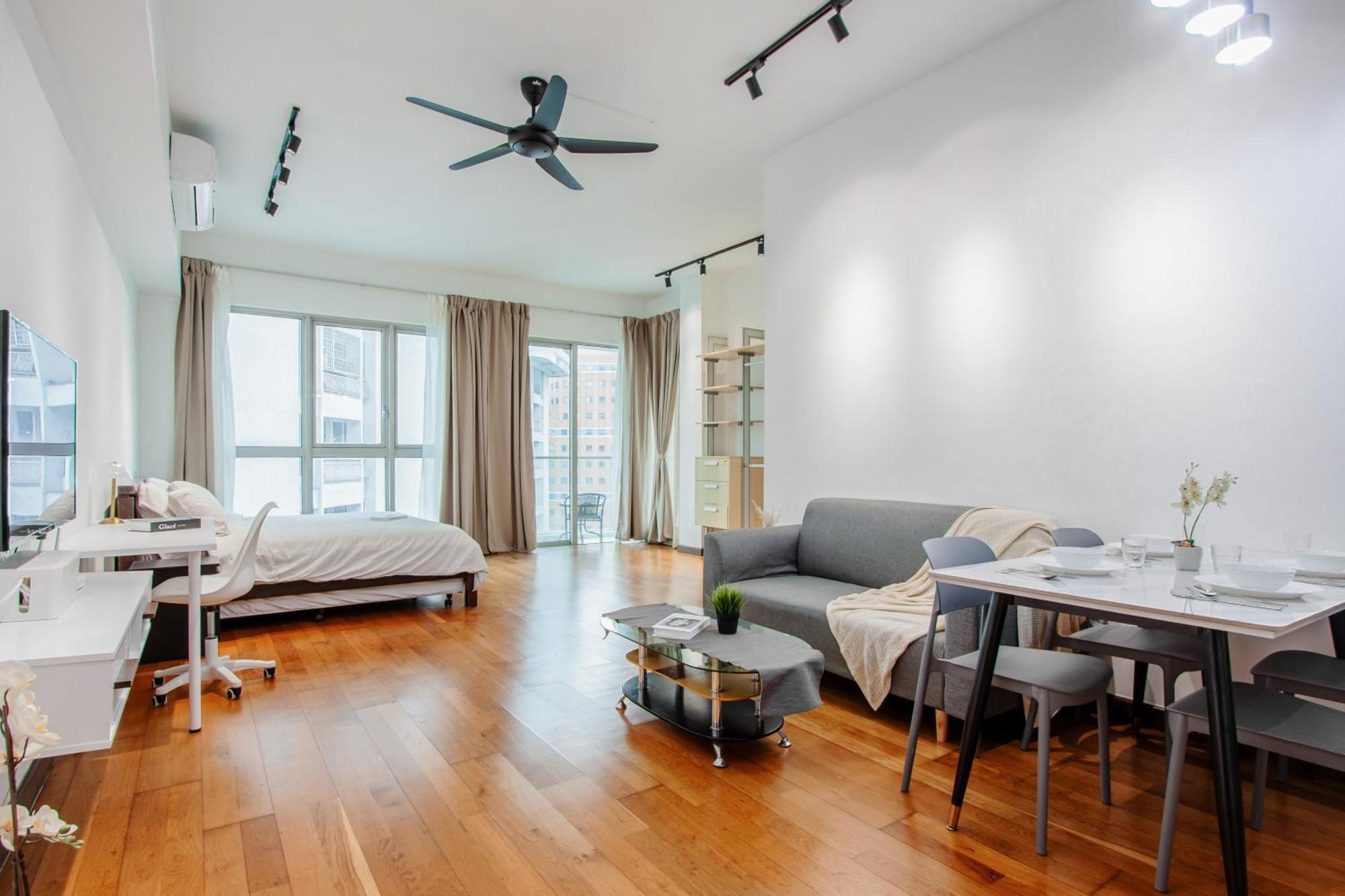 Naibnb In Regalia Residence Куала Лумпур Екстериор снимка