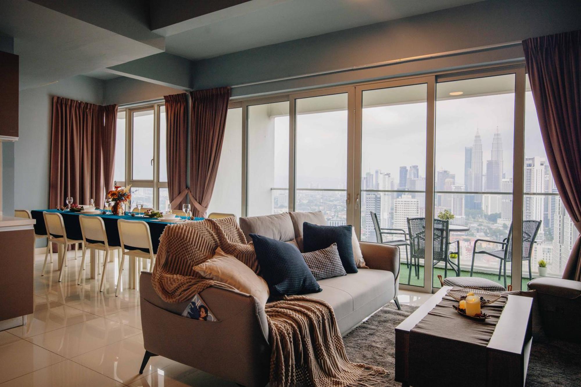 Naibnb In Regalia Residence Куала Лумпур Екстериор снимка